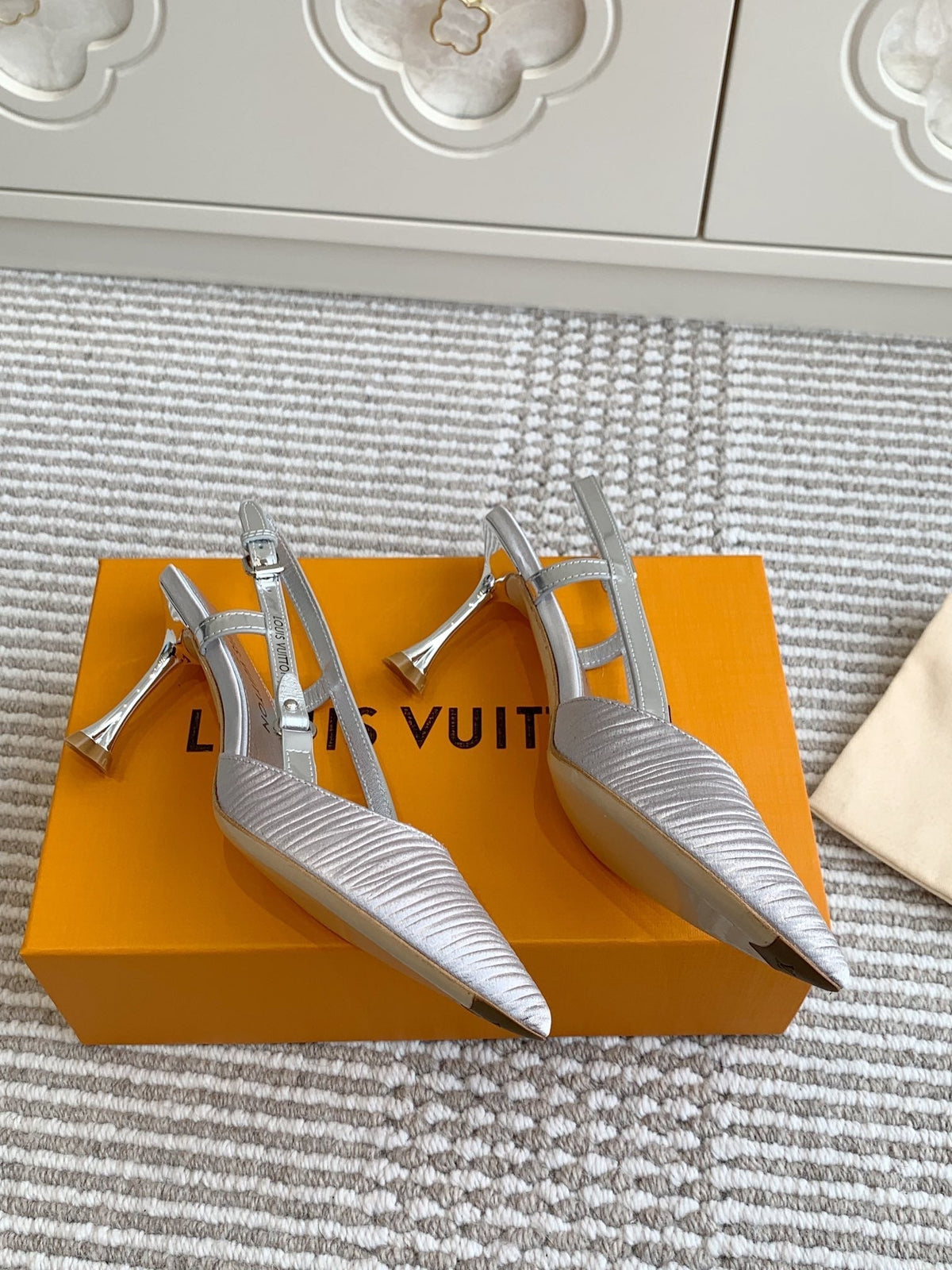 BLOSSOM SLINGBACKS 75 MM IN SILVER IMPORTED STRIPED SILK SATIN