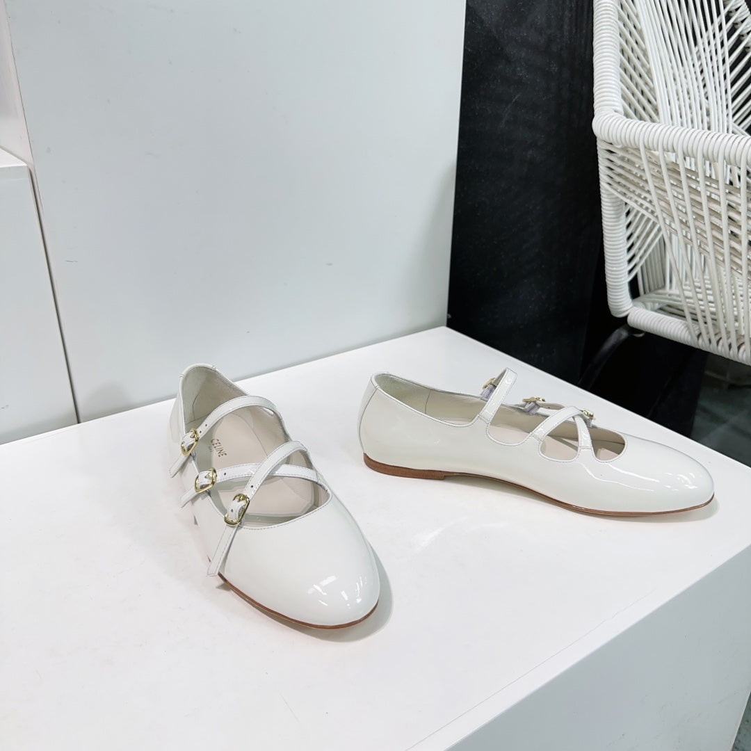 LES BALLERINES CELINE BABIES IN WHITE PATENT CALFSKIN