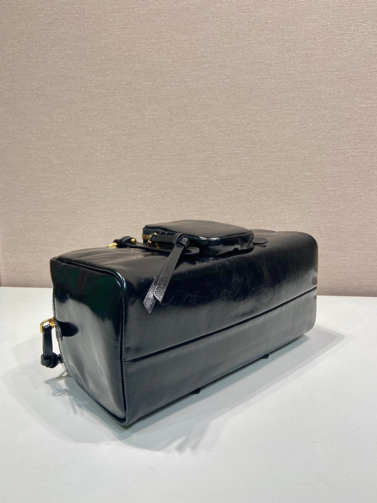 LARGE RECTANGULAR BAG 30 IN BLACK OIL WAX LAMBSKIN GOLD HARDWARE