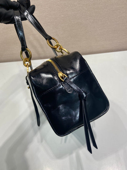 LARGE RECTANGULAR BAG 30 IN BLACK OIL WAX LAMBSKIN GOLD HARDWARE