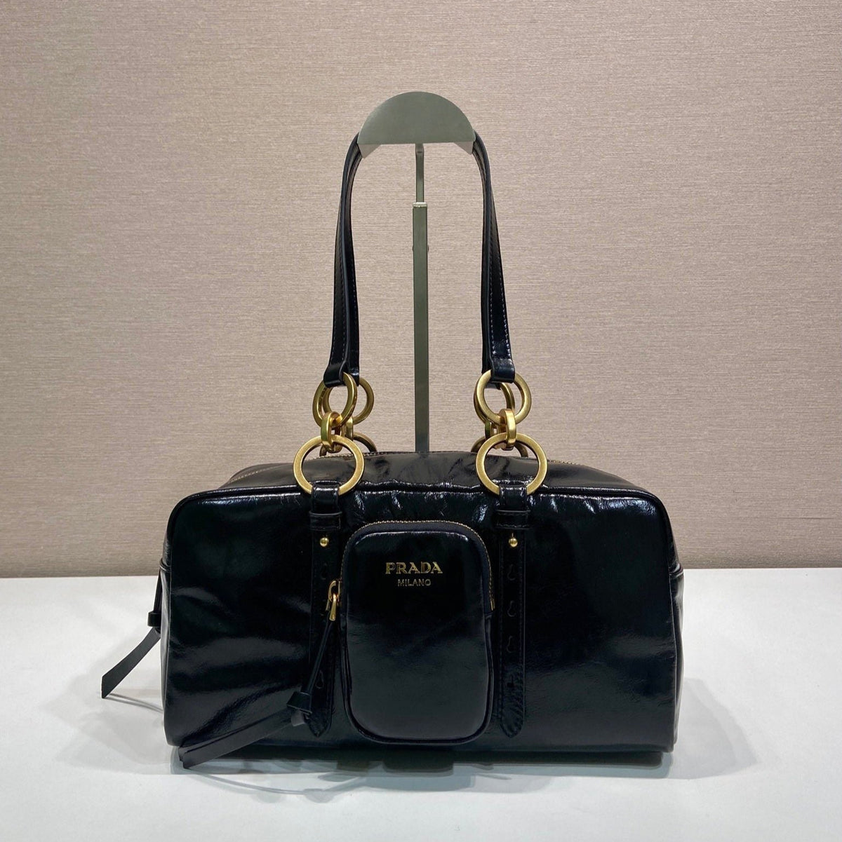 LARGE RECTANGULAR BAG 30 IN BLACK OIL WAX LAMBSKIN GOLD HARDWARE