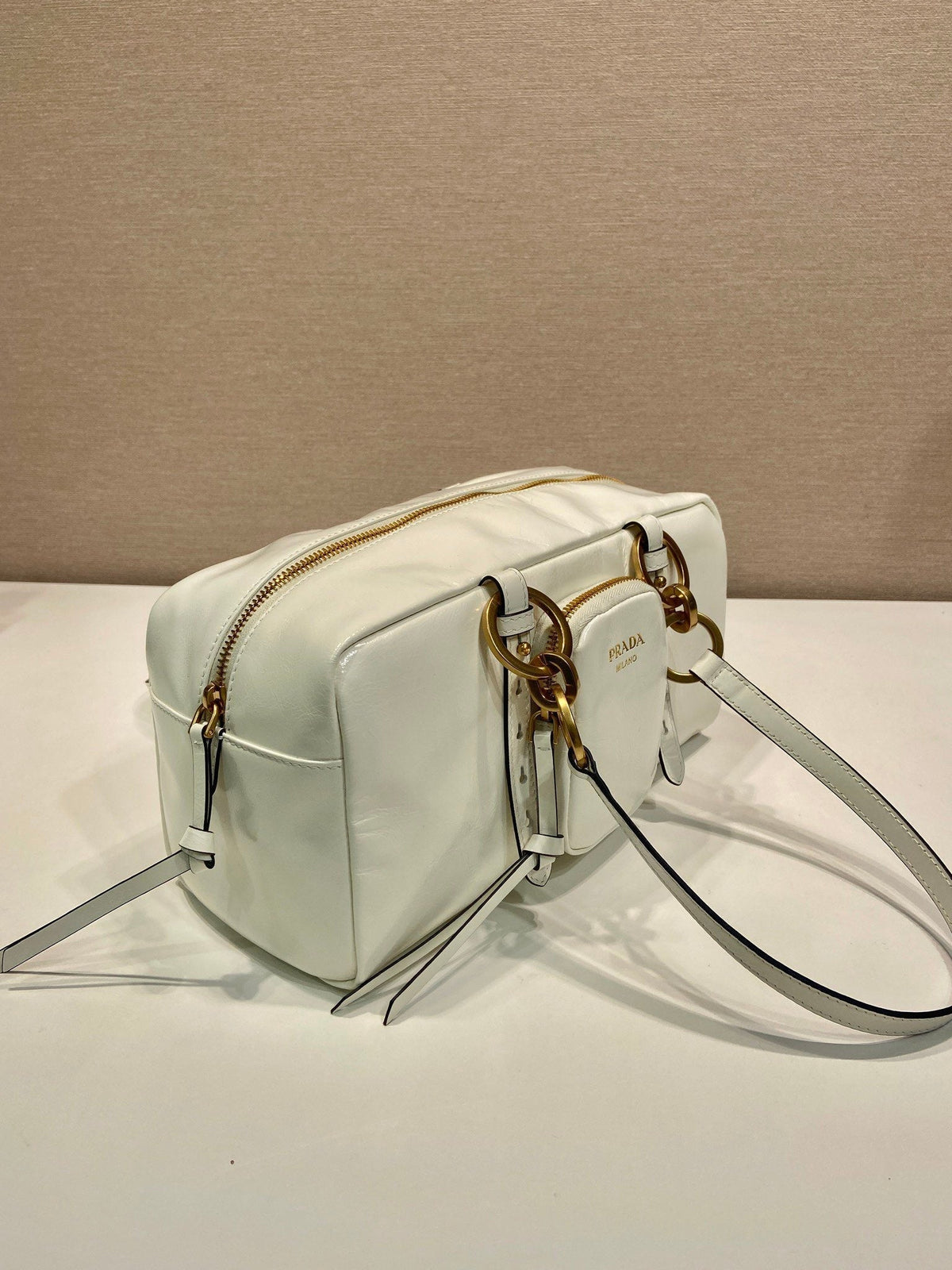 LARGE RECTANGULAR BAG 30 IN WHITE OIL WAX LAMBSKIN GOLD HARDWARE