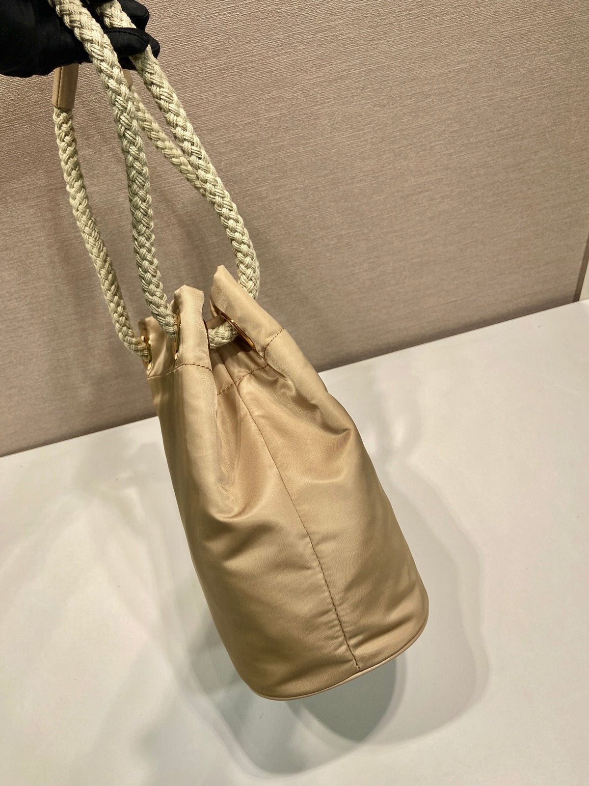 BUCKET BAG 28 IN BEIGE RE-NYLON GOLD LOGO