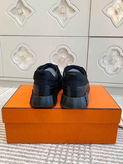 BOUNCING SNEAKER IN BLACK GRAPHIC MESH AND CALFSKIN