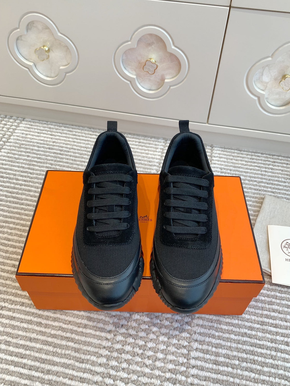 BOUNCING SNEAKER IN BLACK GRAPHIC MESH AND CALFSKIN