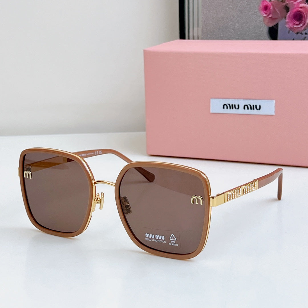 LOGO SQUARE SUNGLASSES 𝘚𝘔𝘜08𝘚 IN METAL