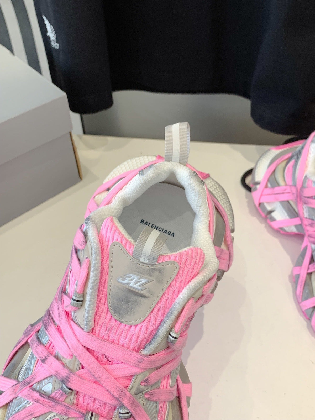 3XL EXTREME LACE SNEAKER SILVER AND PINK