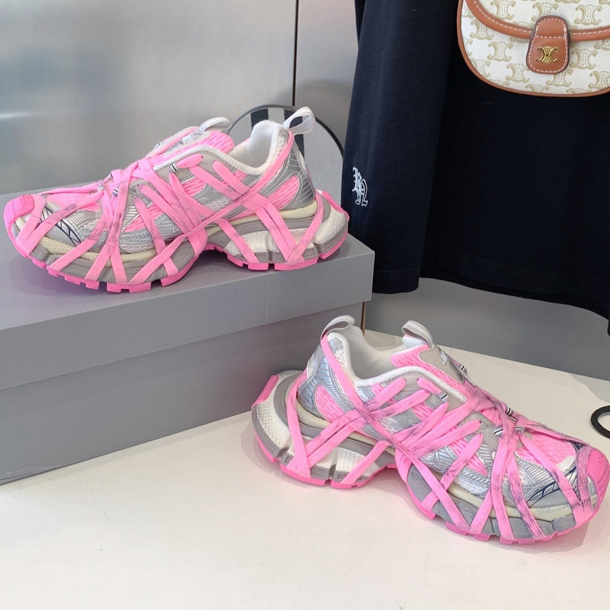 3XL EXTREME LACE SNEAKER SILVER AND PINK