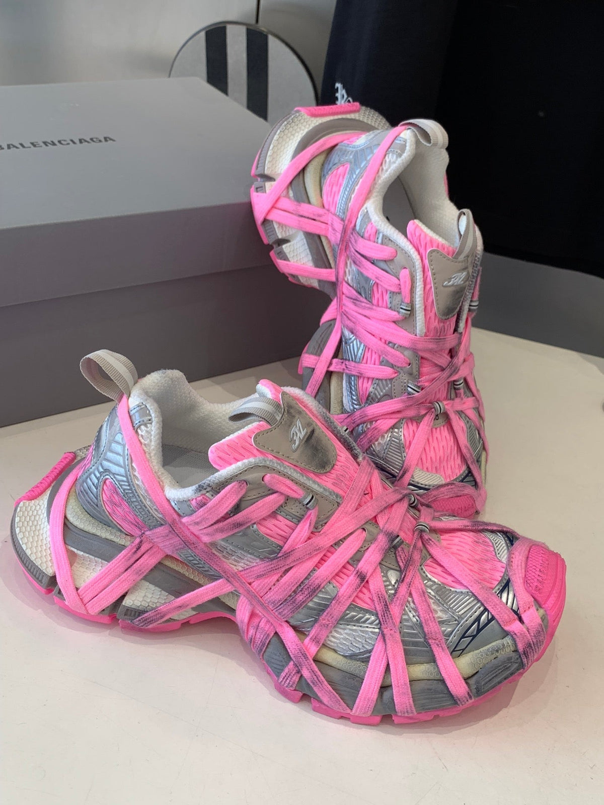 3XL EXTREME LACE SNEAKER SILVER AND PINK