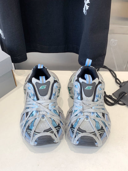 3XL EXTREME LACE SNEAKER GRAY AND LIGHT BLUE