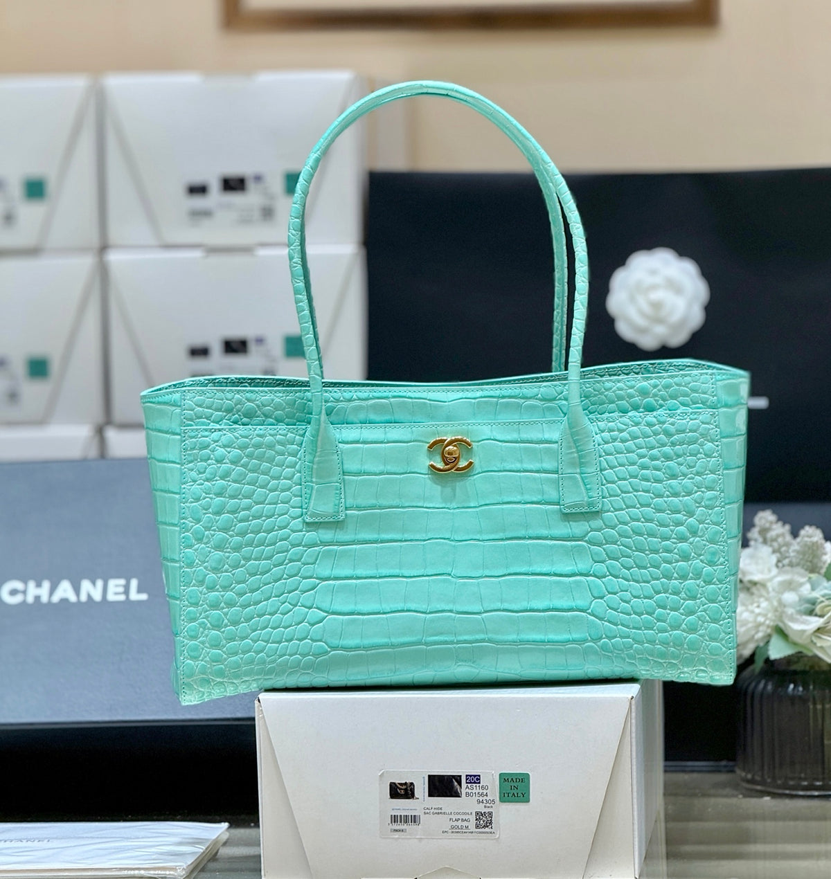 Chanel Tote Mint Green Crocodile Embossed Calfskin Gold Hardware SS26 collection