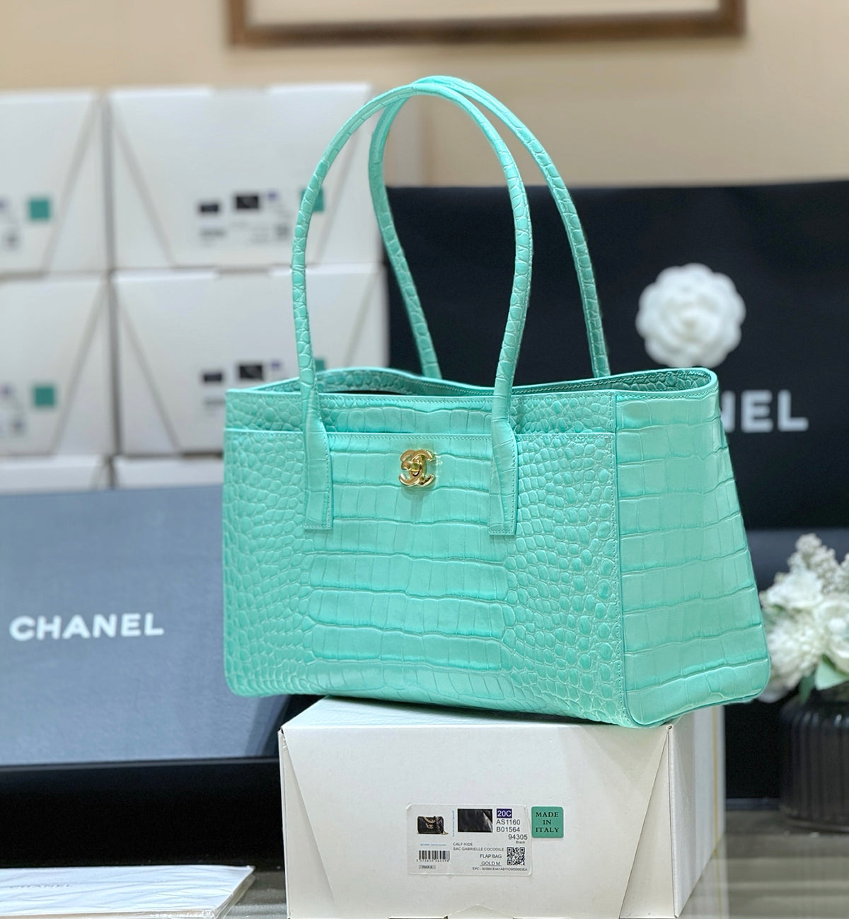 Chanel Tote Mint Green Crocodile Embossed Calfskin Gold Hardware SS26 collection