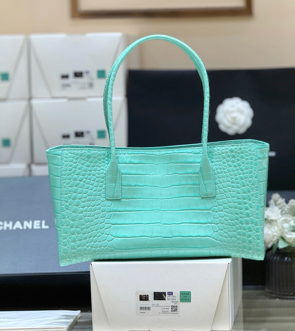 Chanel Tote Mint Green Crocodile Embossed Calfskin Gold Hardware SS26 collection