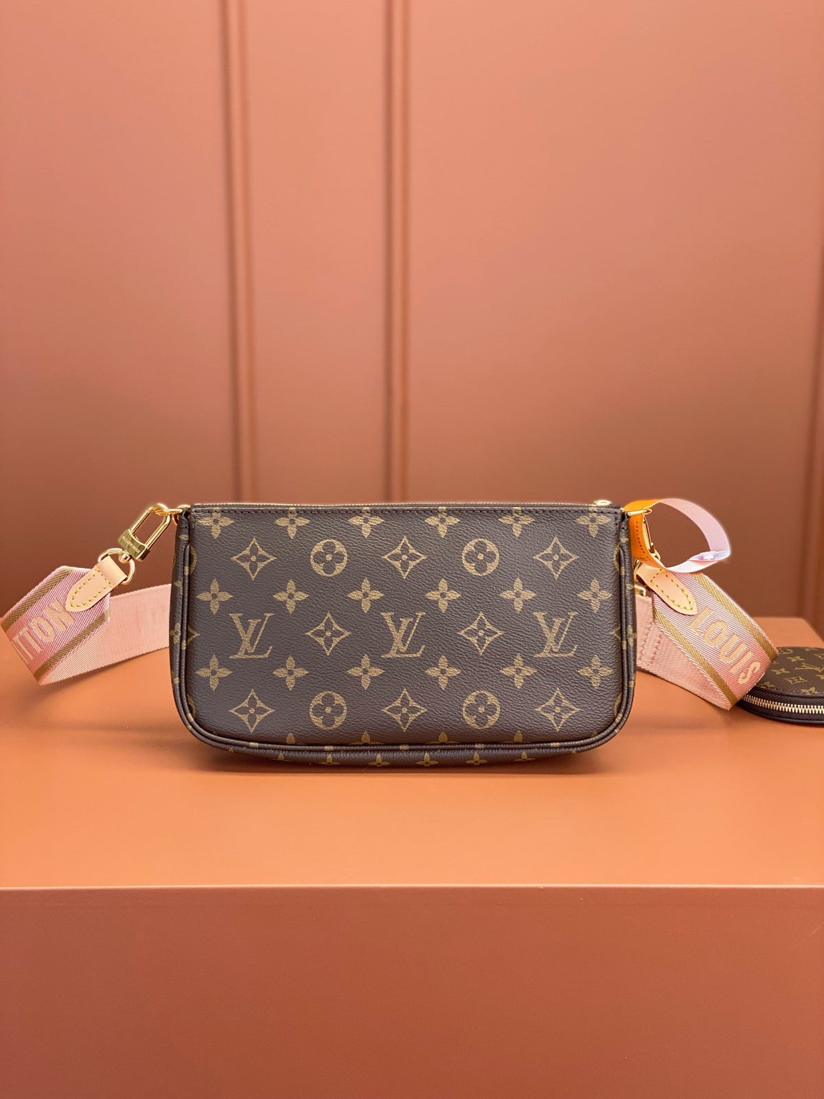 Louis Vuitton LV Multi Pochette Handle Monogram Handbags 24x16x6cm
