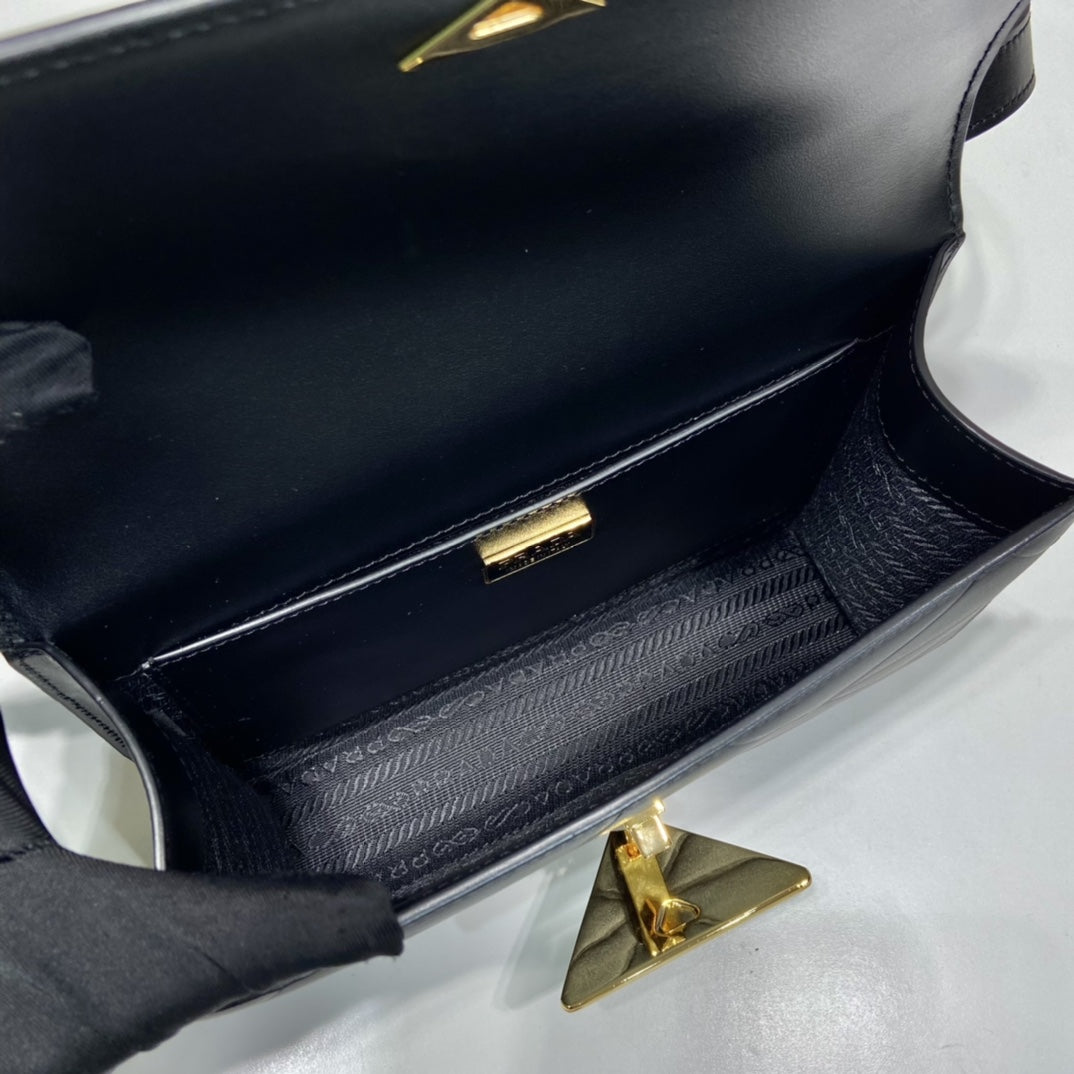 Prada Pattina in Pelle Calfskin Black