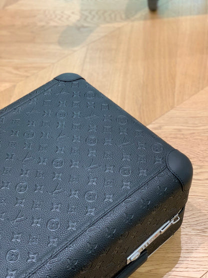 Louis Vuitton Horizon 55 rolling suitcase