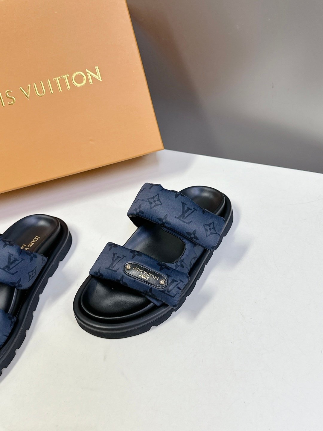 LV Women Blue Fabric Leather Sandals