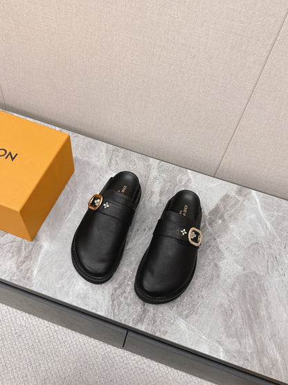 LV Women Black Leather Mules