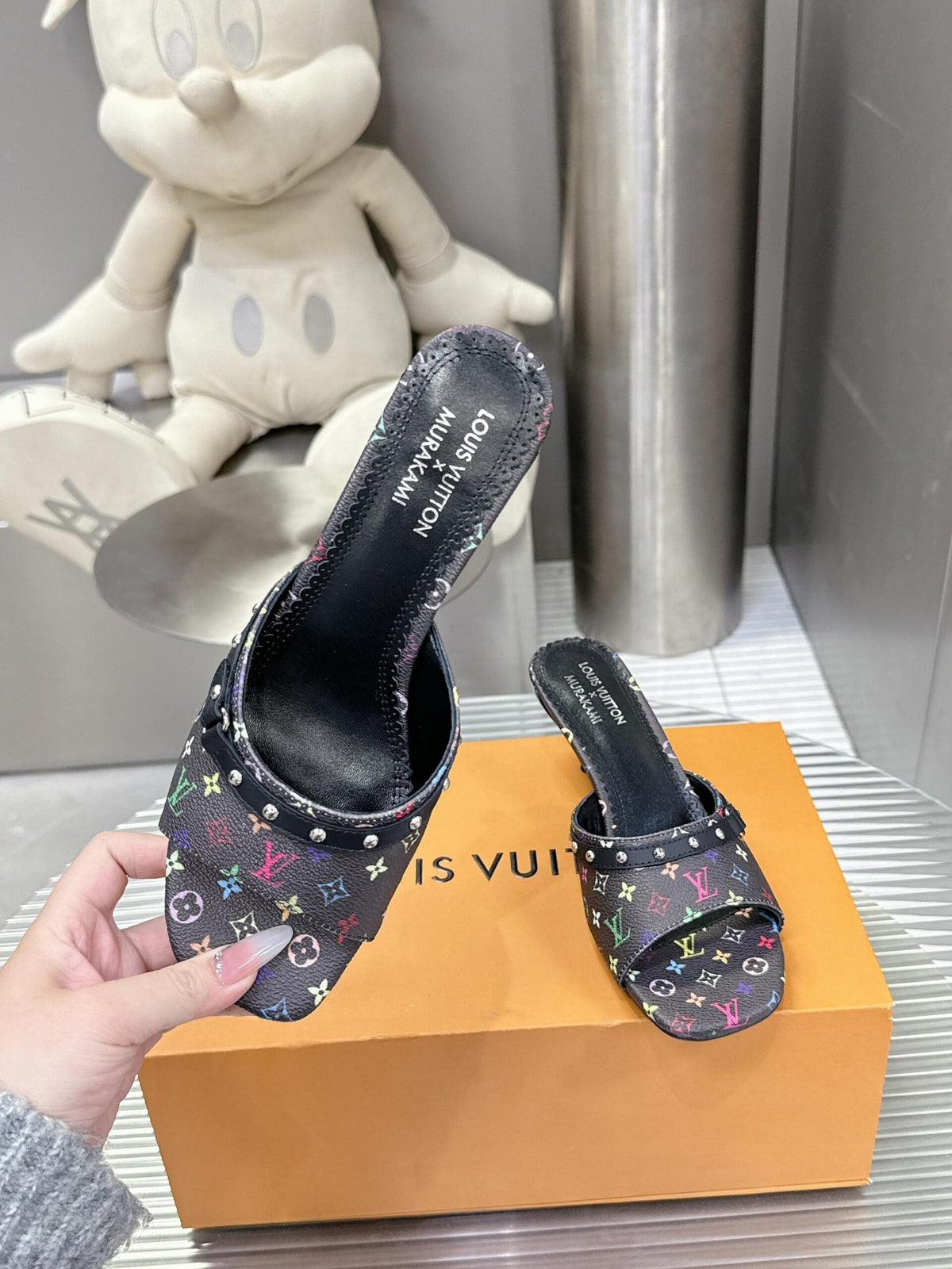 LV Women Black Patterned Leather Mules
