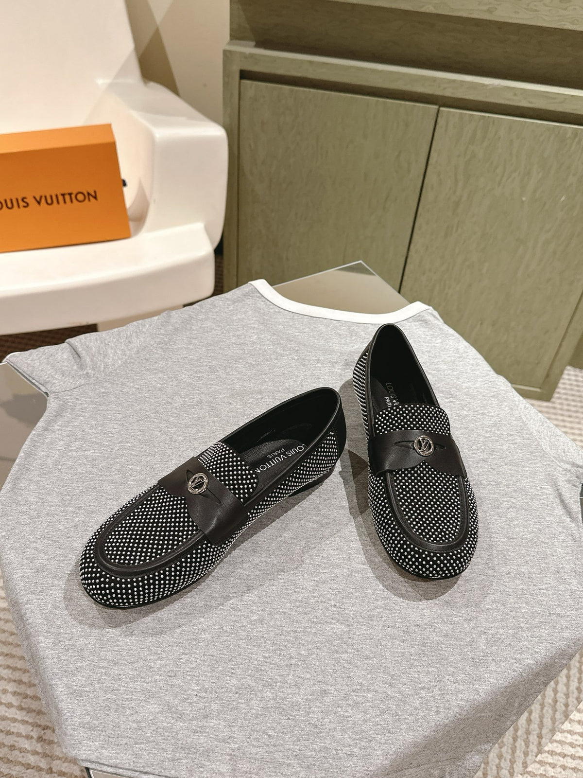 LV Women Black White Canvas Loafers
