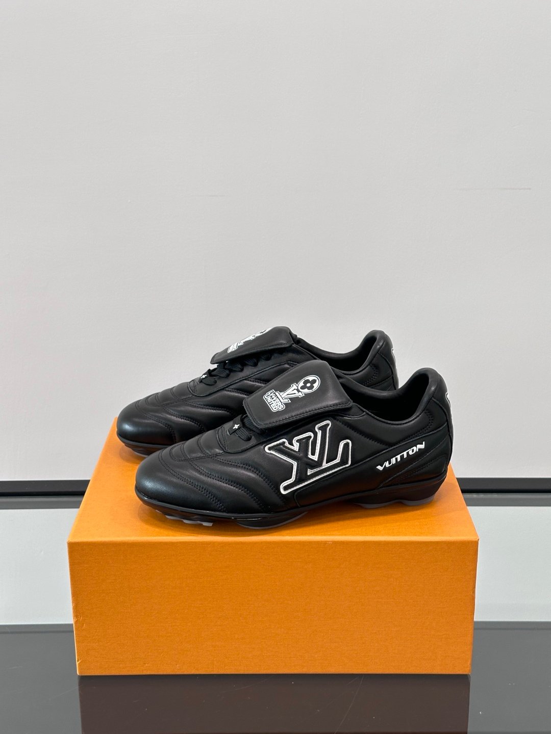 LV Men Black Leather Sneakers