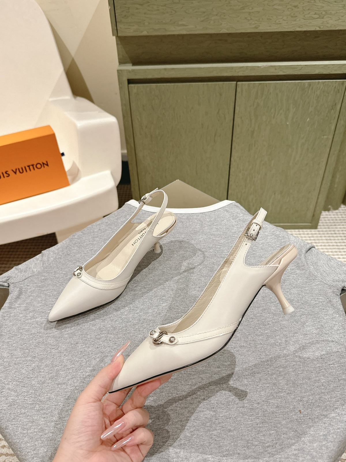 LV Women White Leather Pointed Slingback Heels