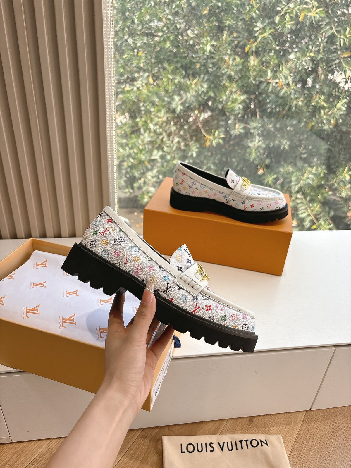 LV Women White Patterned Leather Loafers