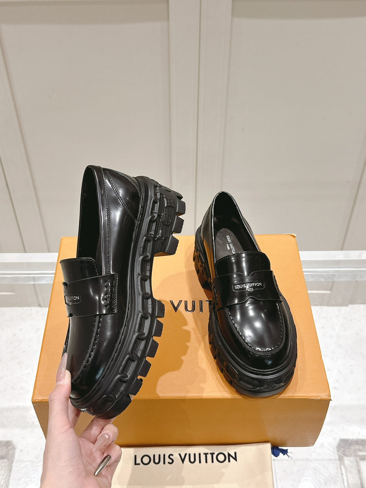 LV Women Black Leather Loafers