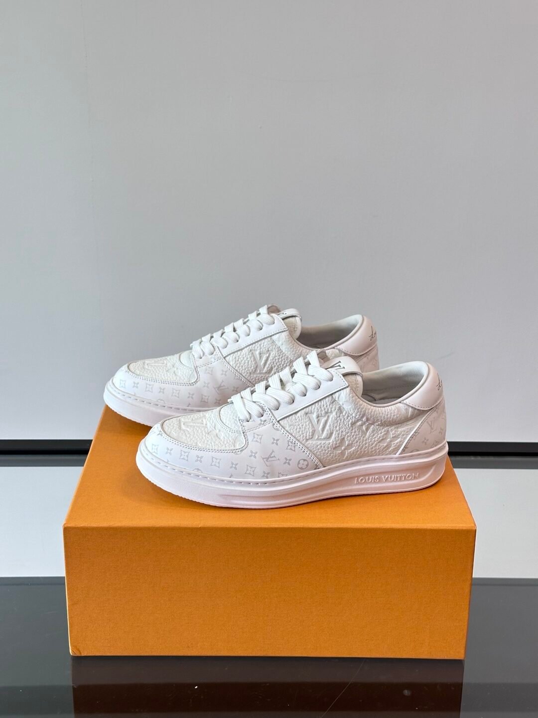 LV Men White Leather Sneakers