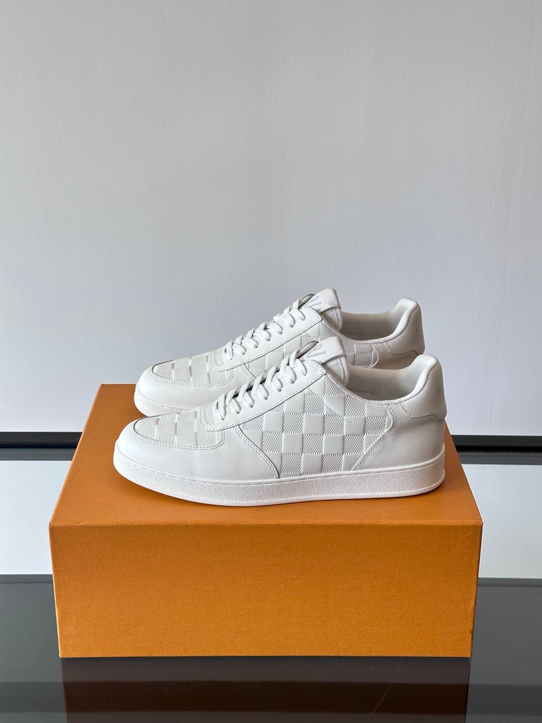 LV Men White Leather Sneakers