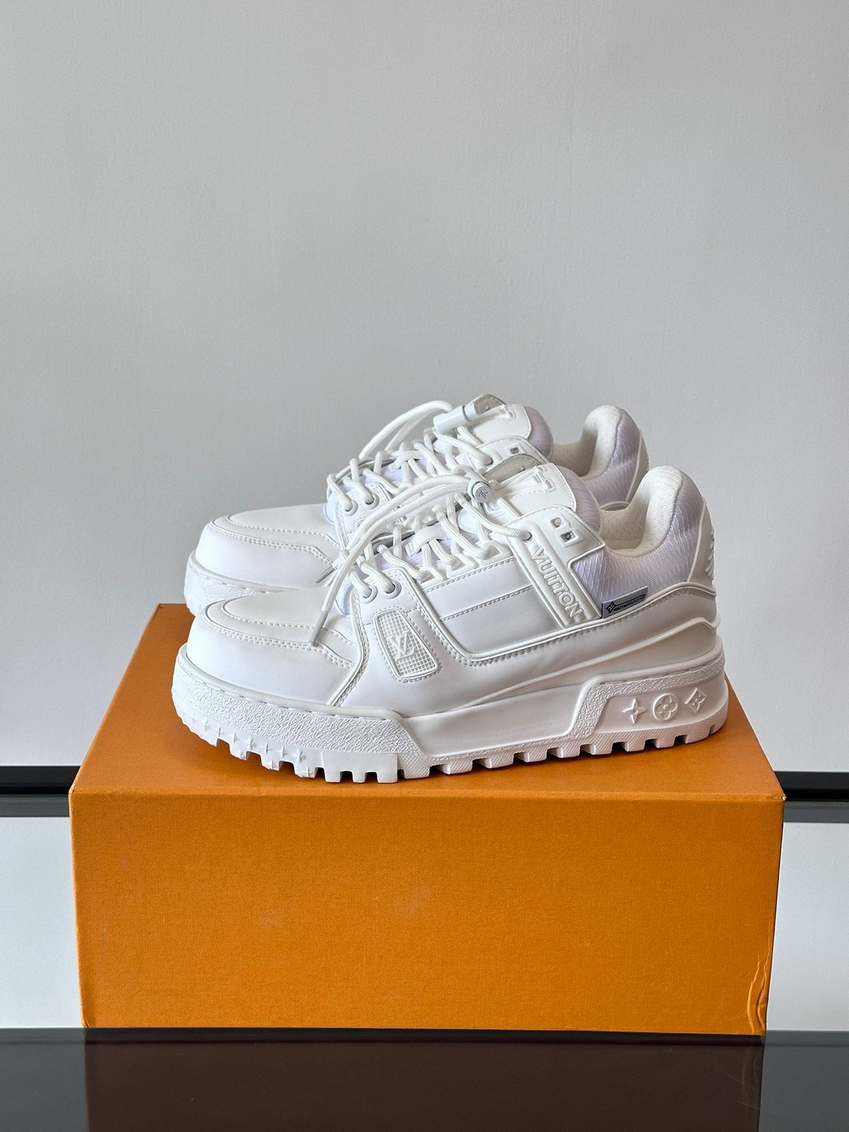 LV Men White Leather Sneakers