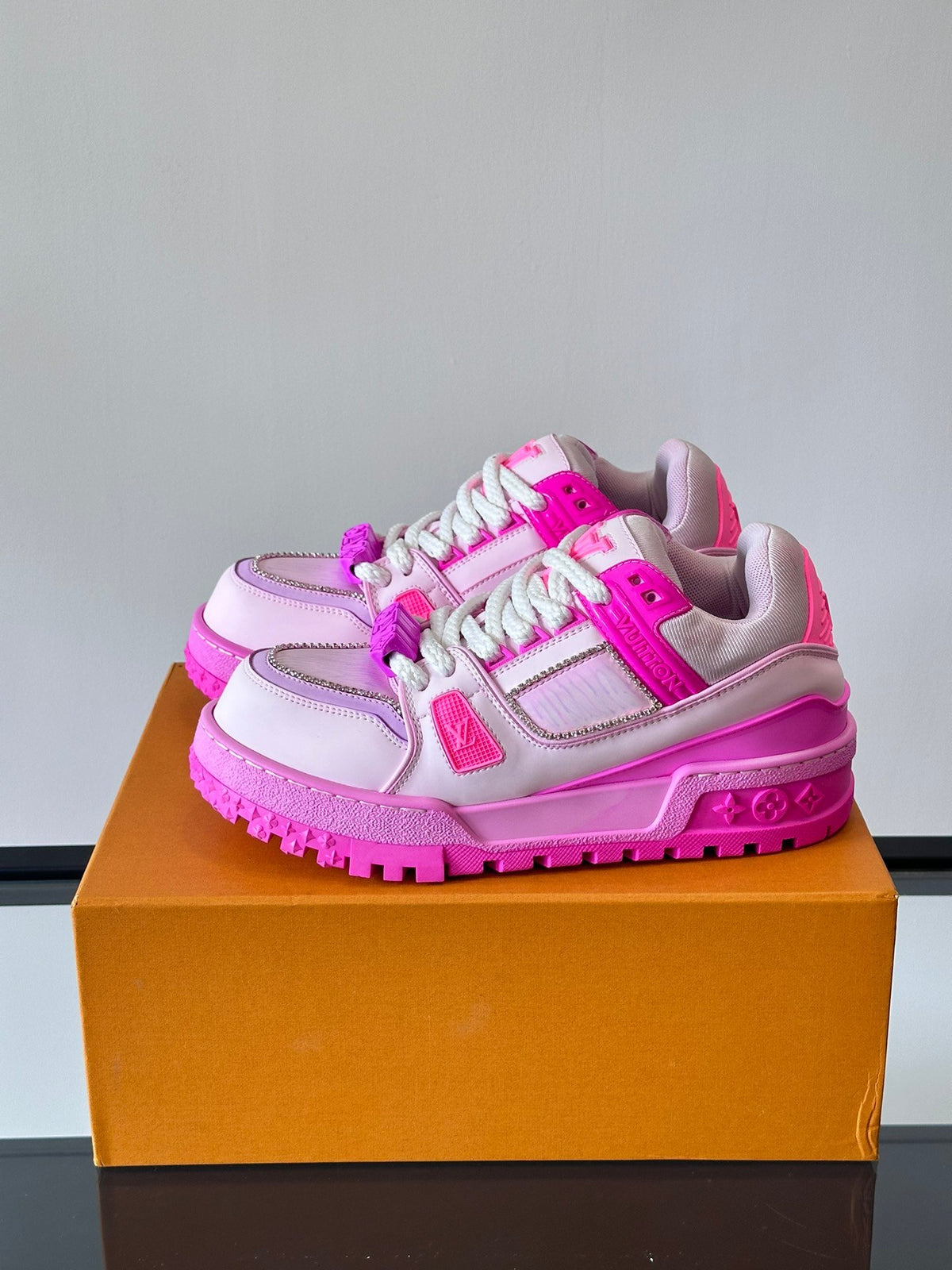 LV Men Pink Leather And Mesh Sneakers
