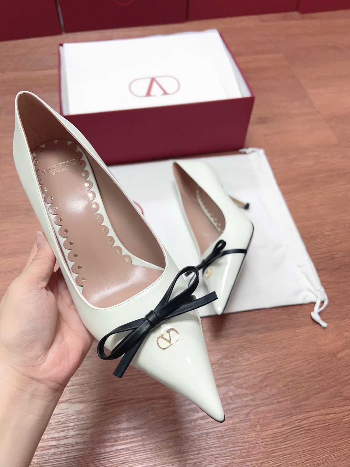 Valentino Women White Leather Pointed Toe Pumps