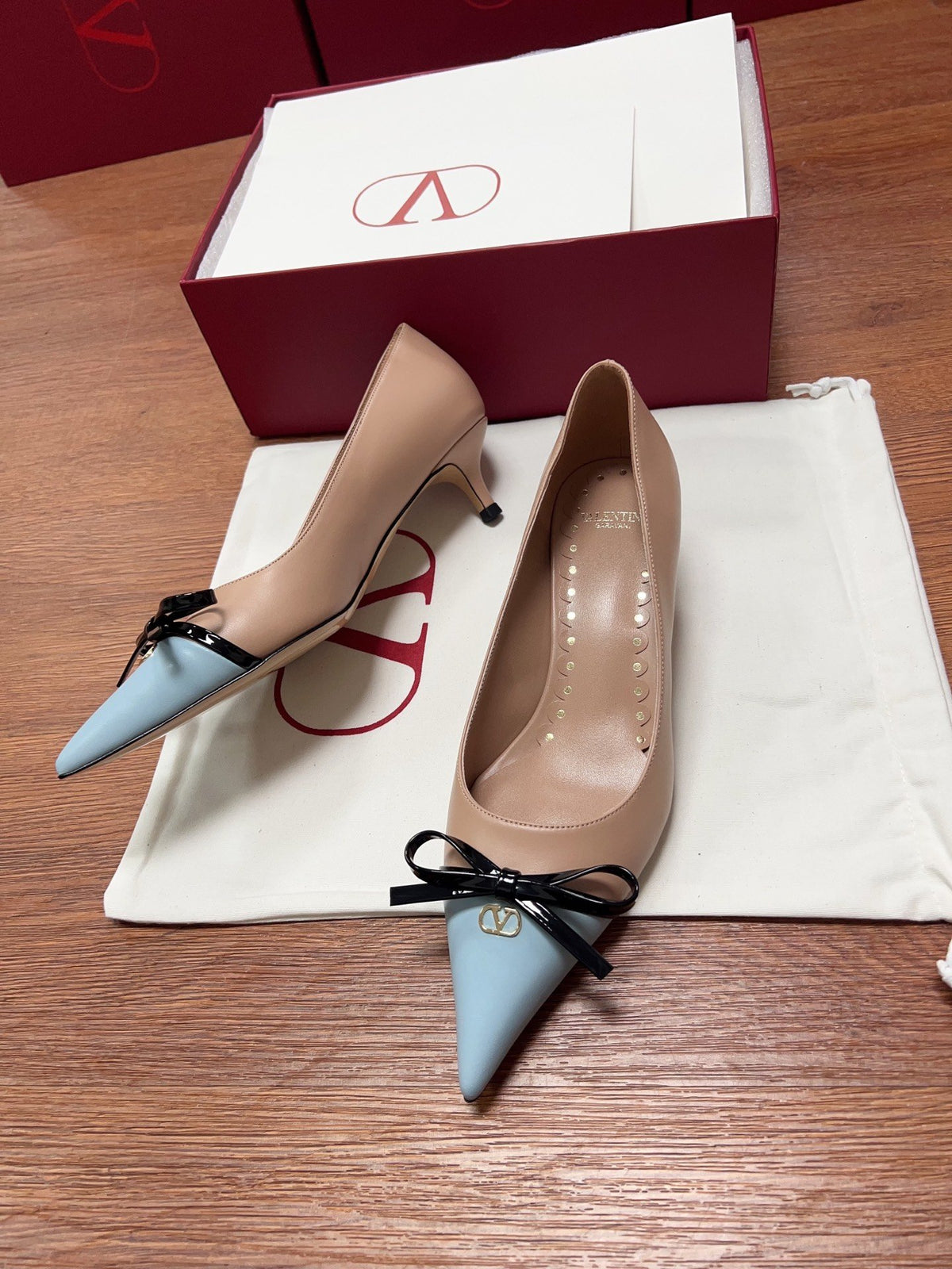 Valentino Women Beige And Light Blue Leather Pumps