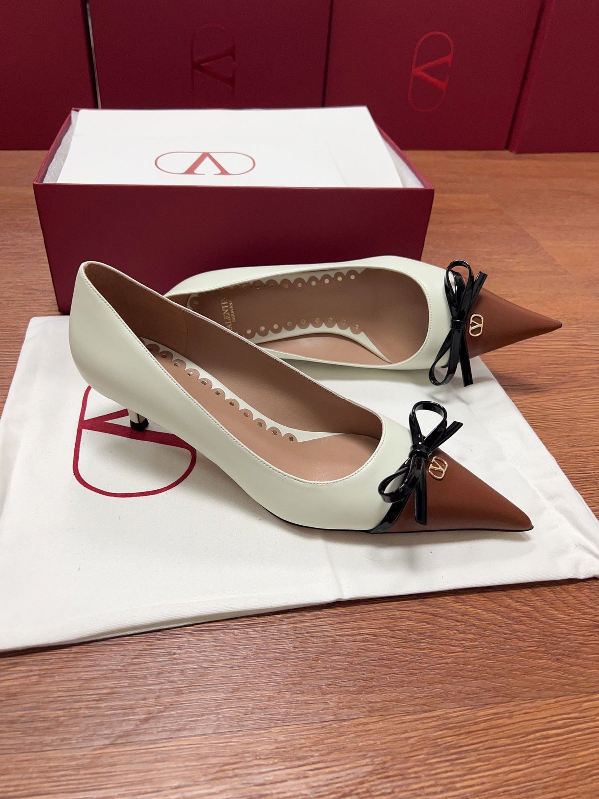 Valentino Women Ivory Leather Brown Patent Heels