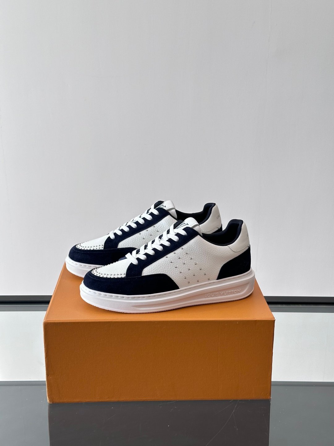 LV Men White Leather Suede Sneakers