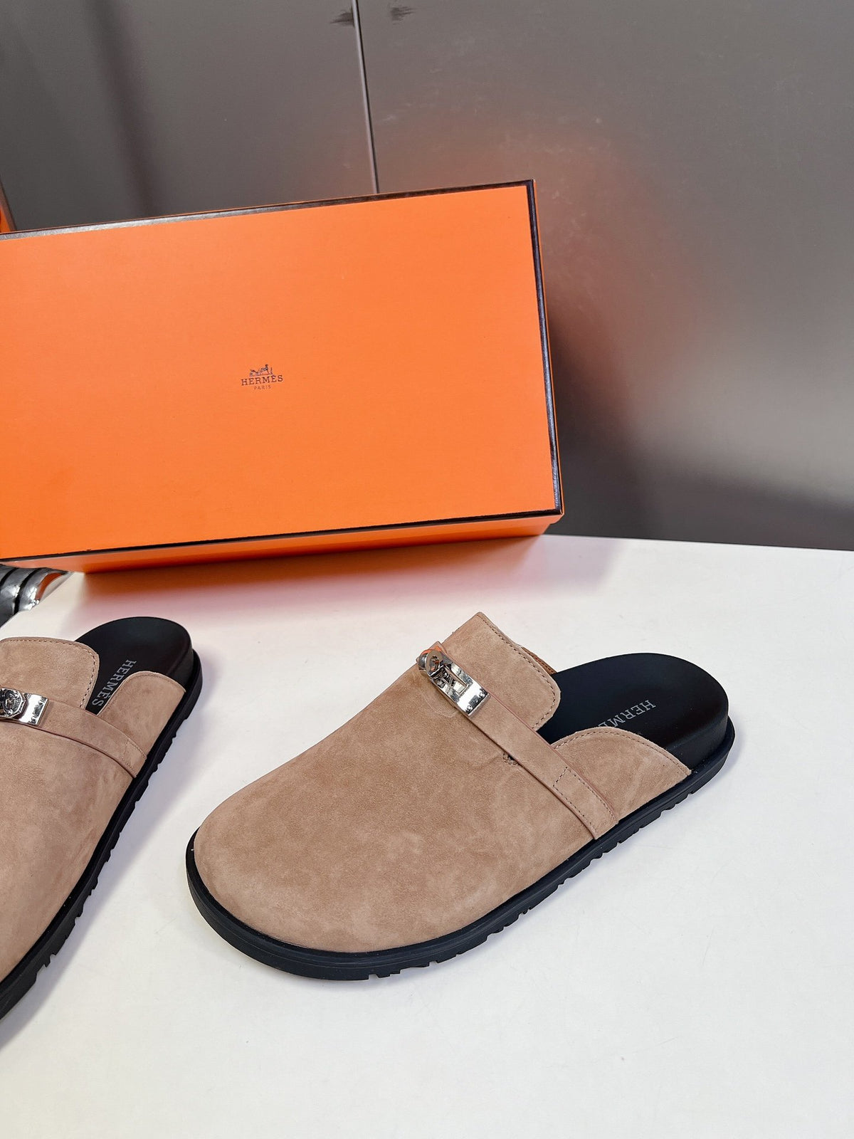 Hermes Women Beige Suede Leather Slippers