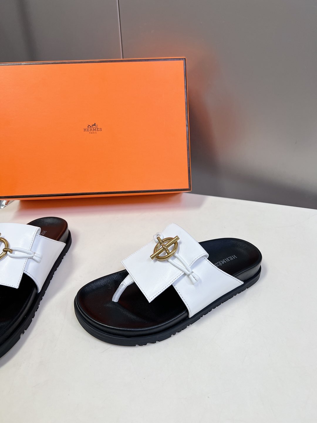Hermes Women White Leather Black Sole Sandals