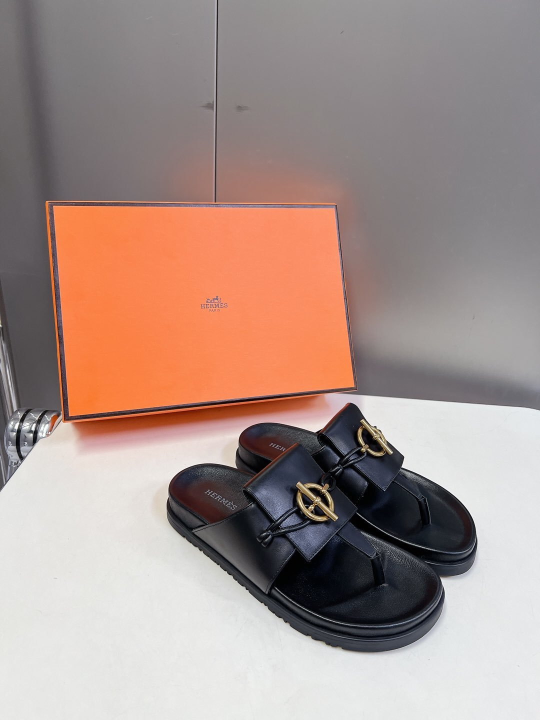 Hermes Women Black Leather Sandals