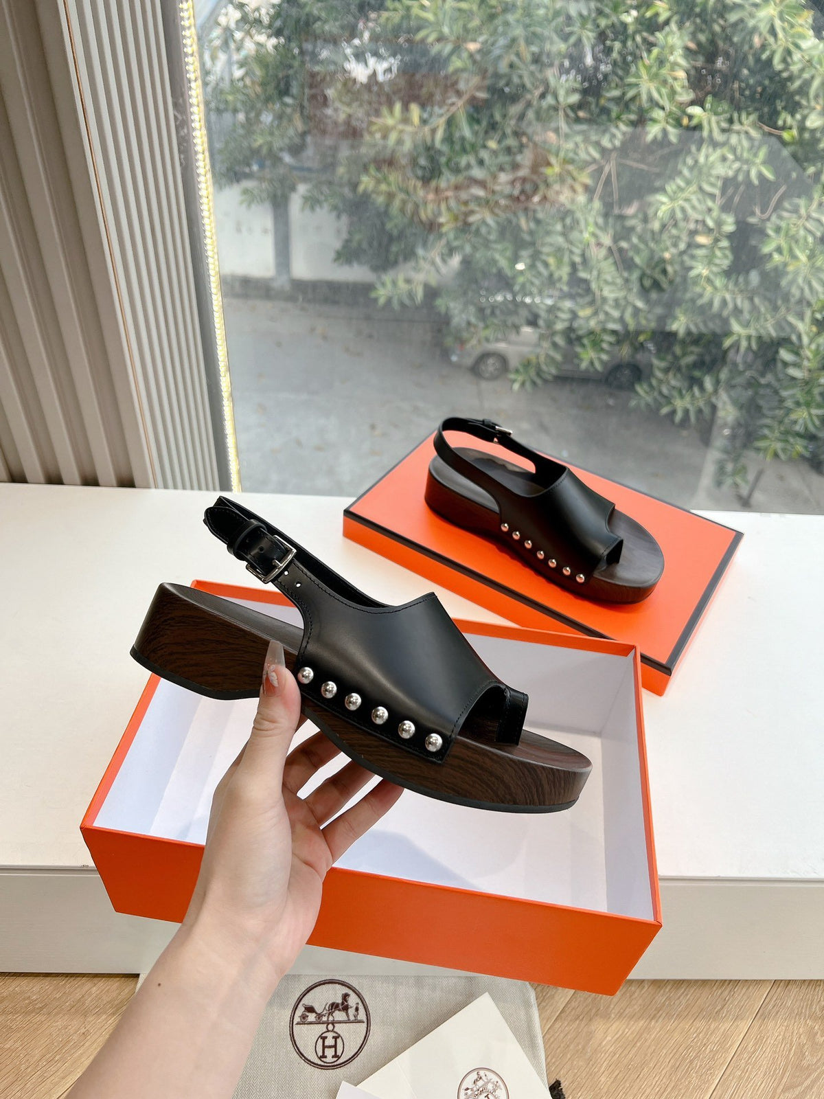Hermes Women Black Leather Slingback Sandals