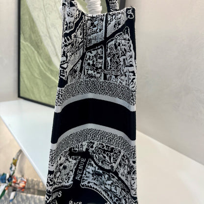DIOR Medium Book Tote