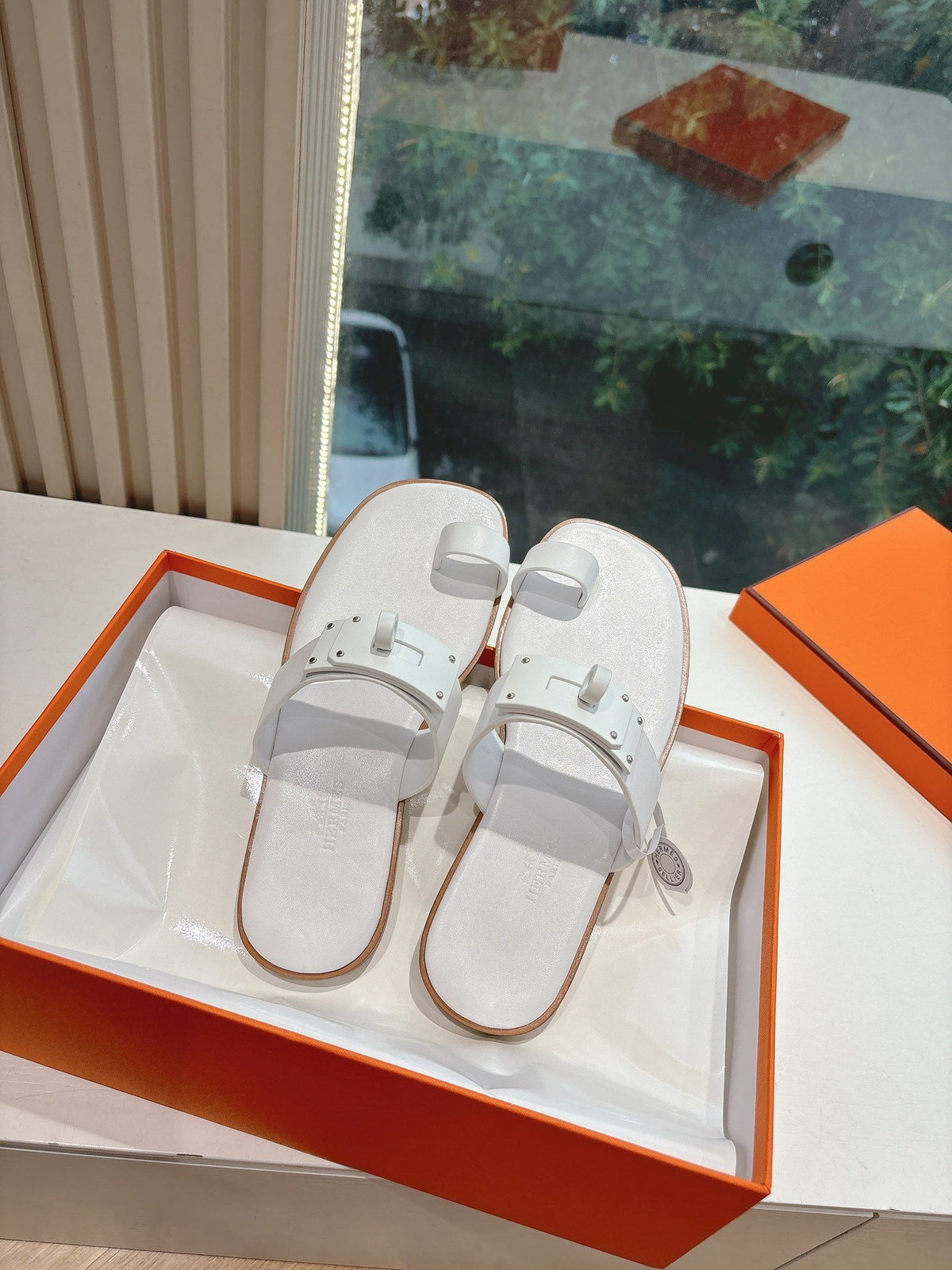 Hermes Women White Leather Flat Sandals