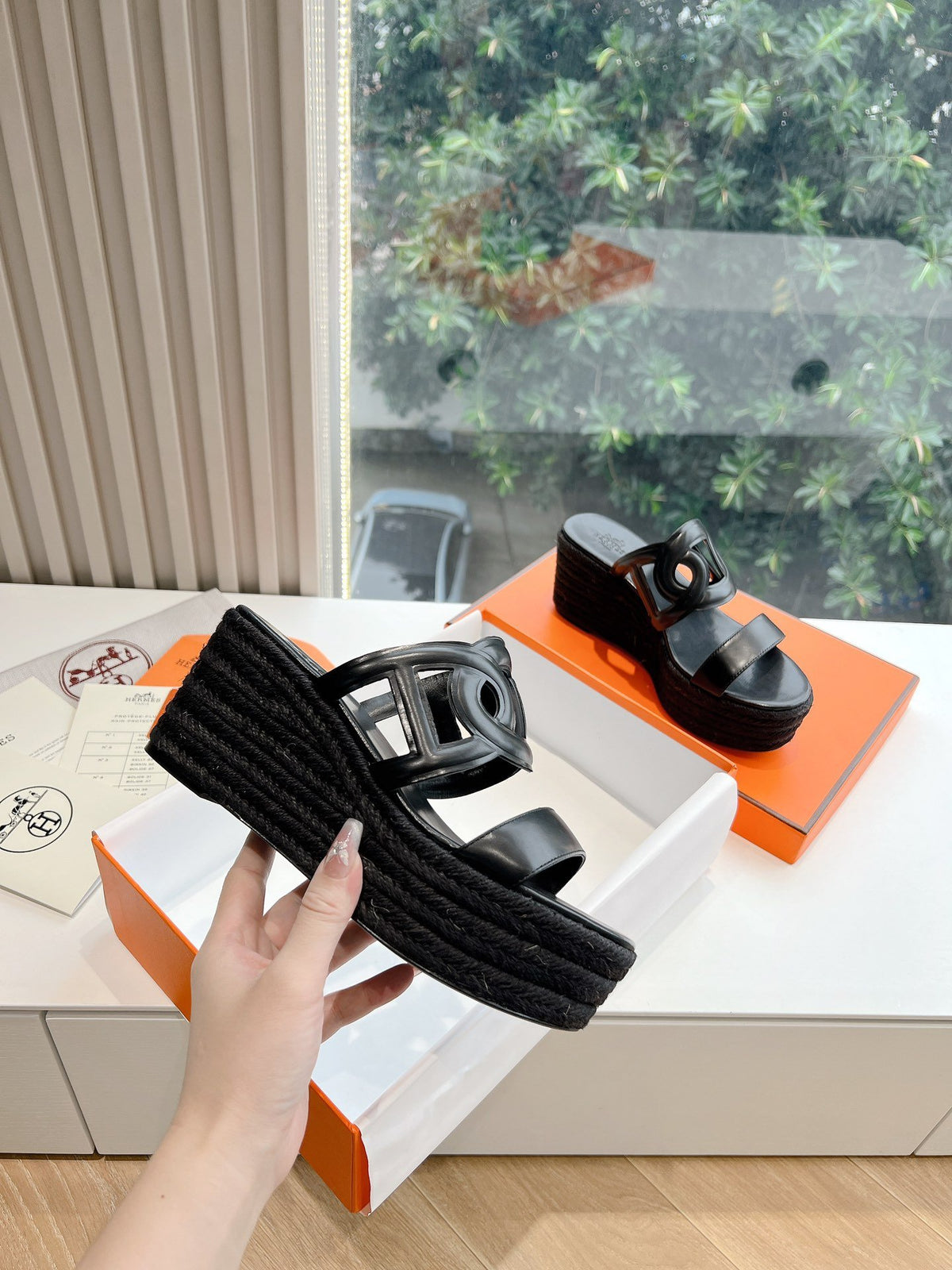 Hermes Women Black Leather Slip-On Sandals