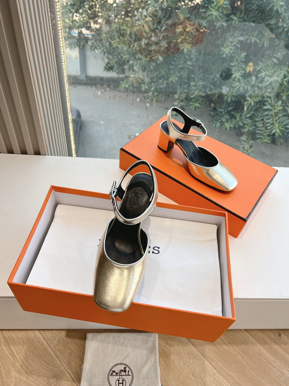Hermes Women Silver Leather Square Toe Heels