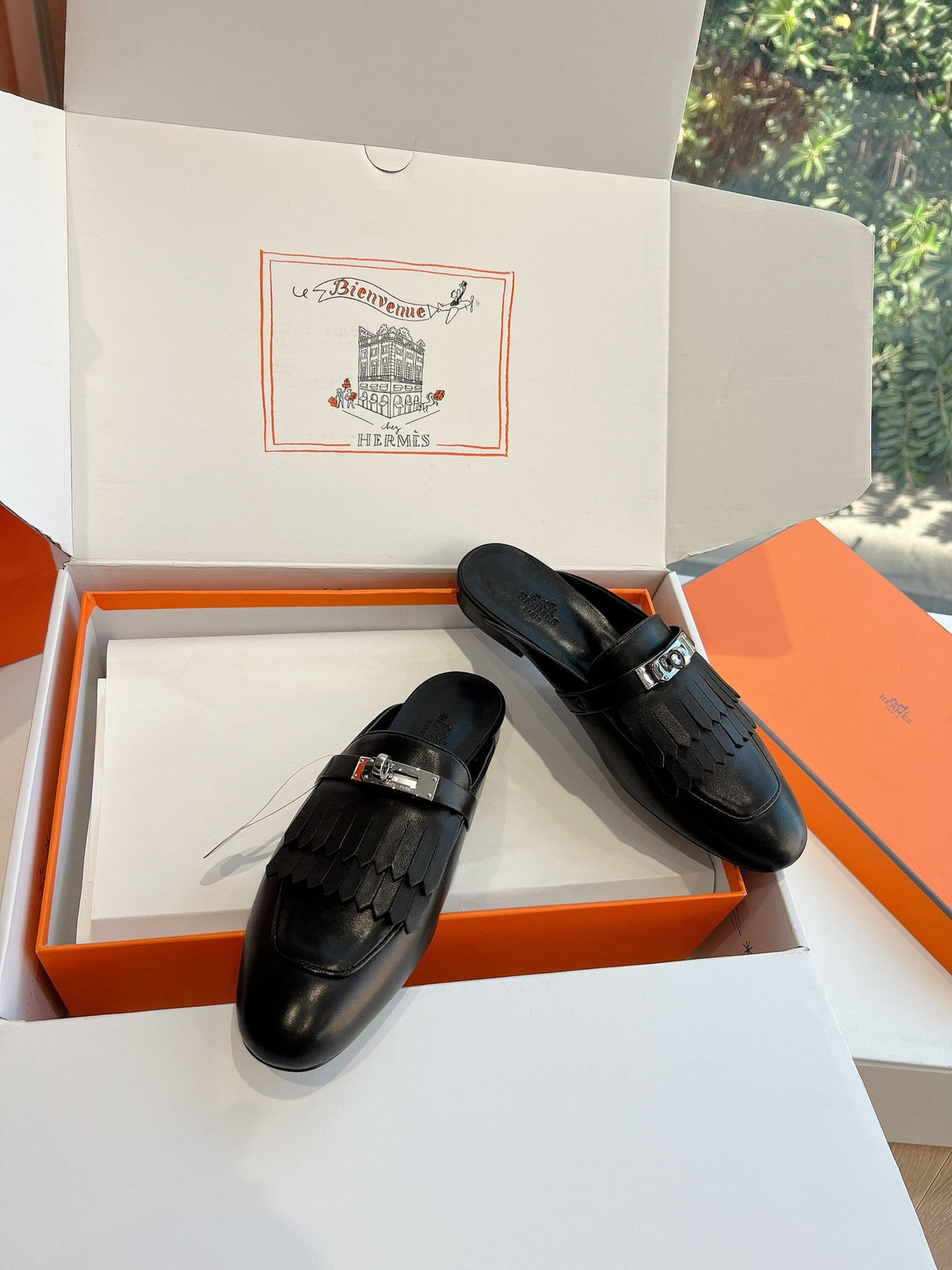 Hermes Women Black Leather Mules
