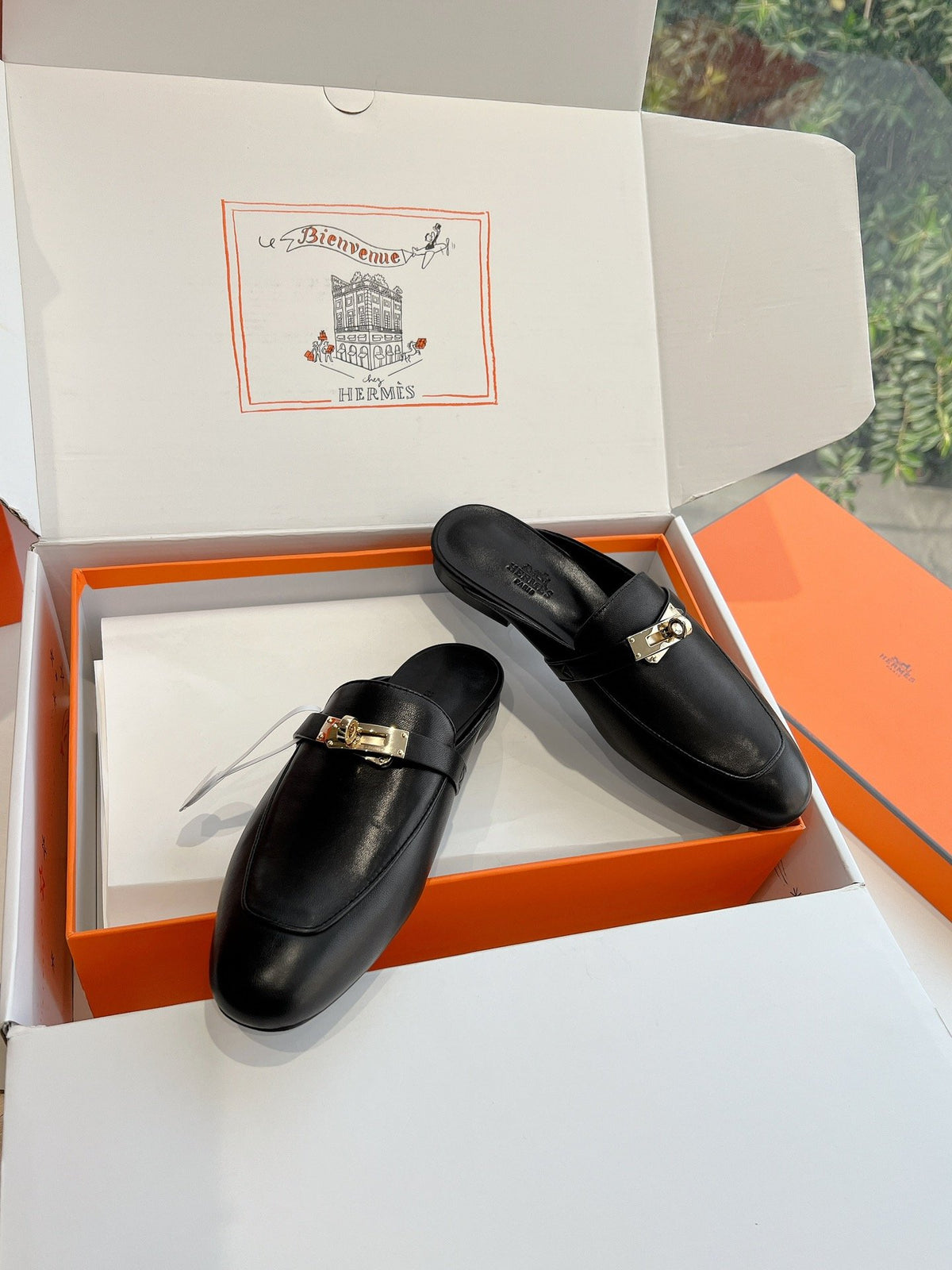 Hermes Women Black Leather Mules