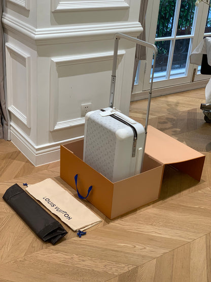 Louis Vuitton Horizon 55 in Optic White Monogram canvas