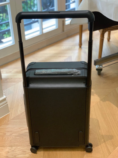 Louis Vuitton Horizon 55 rolling suitcase in Black