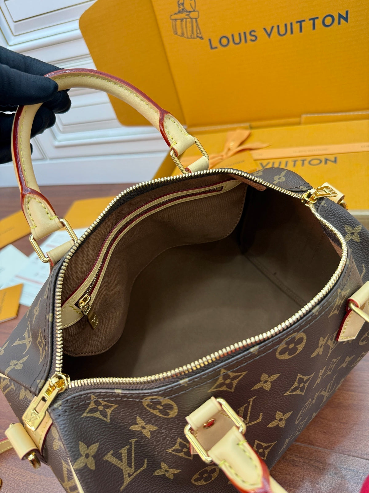 Louis Vuitton Speedy Bandoulière 30 in Monogram canvas