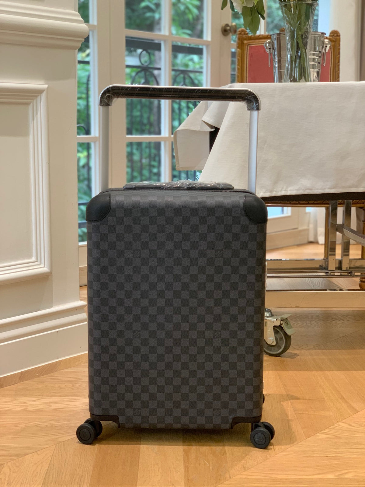 Louis Vuitton Horizon 55 suitcase in Damier Graphite canvas